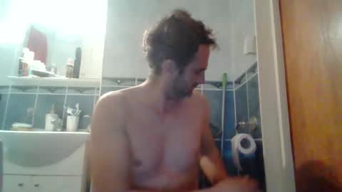 Snapshot of peshtic20 chatting on October 27, 4:16 am peshtic20 online show from October 27, 4:16 am