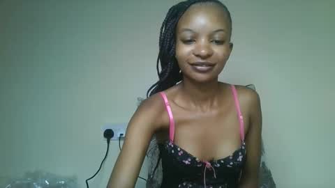 Snapshot of petal_palette chatting on May 3, 1:28 pm Lolly online show from May 3, 1:28 pm