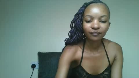 Snapshot of petal_palette chatting on May 4, 5:31 pm Lolly online show from May 4, 5:31 pm