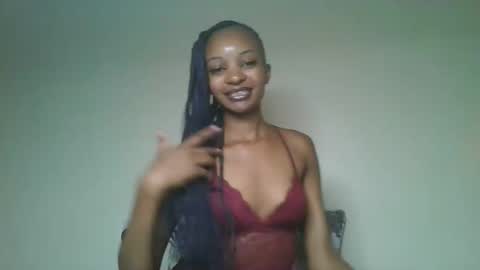 Snapshot of petal_palette chatting on May 5, 7:05 am Lolly online show from May 5, 7:05 am