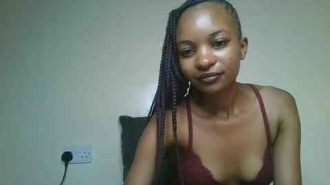 Snapshot of petal_palette chatting on May 5, 10:51 pm Lolly online show from May 5, 10:51 pm
