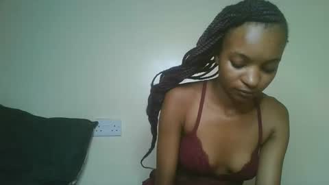 Snapshot of petal_palette chatting on May 12, 12:13 pm Lolly online show from May 12, 12:13 pm