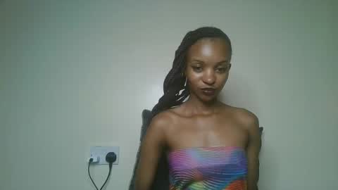 Snapshot of petal_palette chatting on May 13, 7:06 am Lolly online show from May 13, 7:06 am