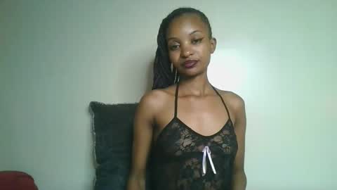 Snapshot of petal_palette chatting on May 14, 8:37 pm Lolly online show from May 14, 8:37 pm
