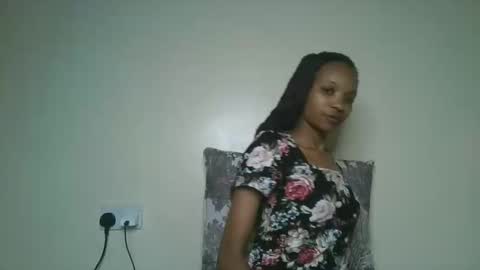 Snapshot of petal_palette chatting on May 17, 1:29 pm Lolly online show from May 17, 1:29 pm