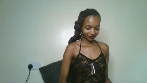 Snapshot of petal_palette chatting on May 28, 7:38 am Lolly online show from May 28, 7:38 am