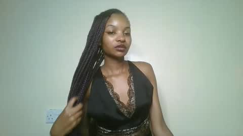 Snapshot of petal_palette chatting on May 29, 8:18 pm Lolly online show from May 29, 8:18 pm