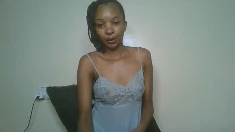 Snapshot of petal_palette chatting on June 2, 9:11 am Lolly online show from June 2, 9:11 am