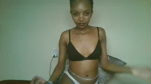 Snapshot of petal_palette chatting on June 14, 7:16 pm Lolly online show from June 14, 7:16 pm