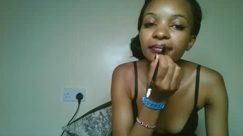 Snapshot of petal_palette chatting on June 17, 1:30 am Lolly online show from June 17, 1:30 am