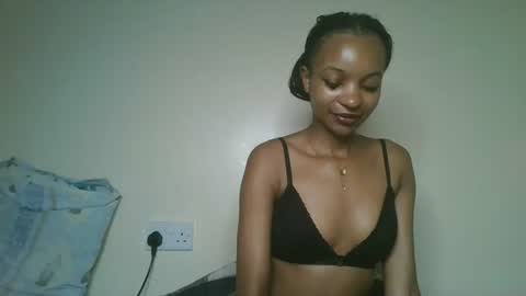 Snapshot of petal_palette chatting on June 28, 7:25 am Lolly online show from June 28, 7:25 am