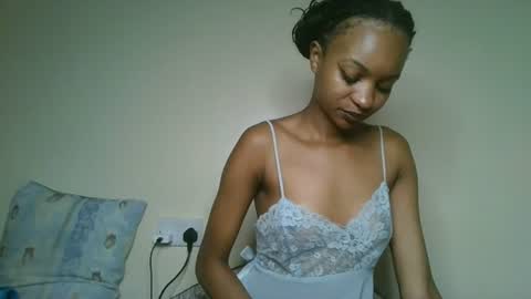 Snapshot of petal_palette chatting on June 30, 8:59 am Lolly online show from June 30, 8:59 am