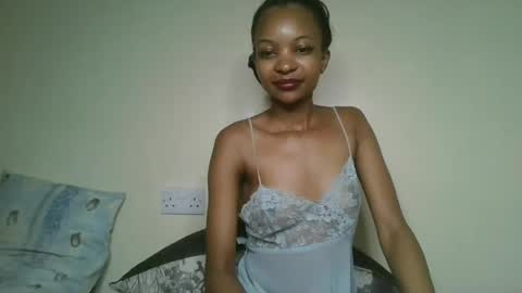 Snapshot of petal_palette chatting on July 1, 9:11 am Lolly online show from July 1, 9:11 am