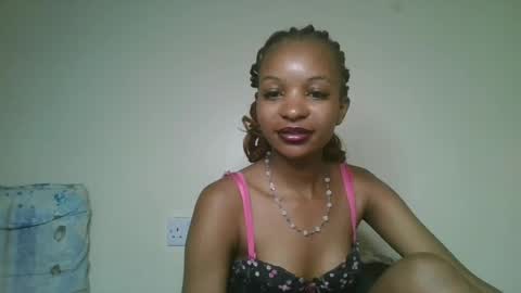 Snapshot of petal_palette chatting on July 5, 7:21 pm Lolly online show from July 5, 7:21 pm