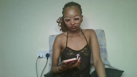 Snapshot of petal_palette chatting on July 9, 5:28 pm Lolly online show from July 9, 5:28 pm
