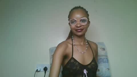 Snapshot of petal_palette chatting on July 10, 7:12 am Lolly online show from July 10, 7:12 am