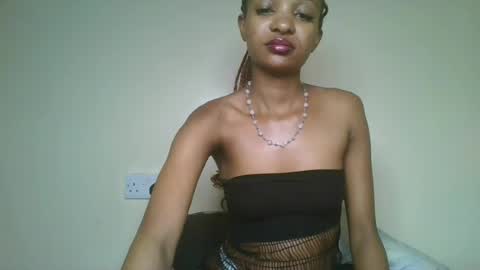 Snapshot of petal_palette chatting on July 11, 9:49 pm Lolly online show from July 11, 9:49 pm