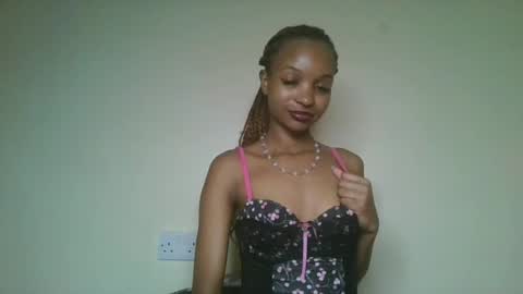 Snapshot of petal_palette chatting on July 12, 1:13 pm Lolly online show from July 12, 1:13 pm