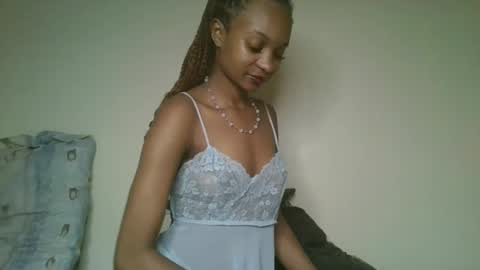 Snapshot of petal_palette chatting on July 14, 7:41 pm Lolly online show from July 14, 7:41 pm