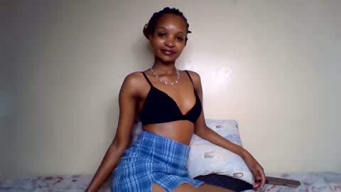 Snapshot of petal_palette chatting on July 17, 5:07 pm Lolly online show from July 17, 5:07 pm