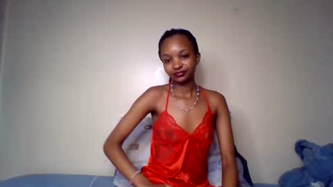 Snapshot of petal_palette chatting on July 22, 4:04 am Lolly online show from July 22, 4:04 am