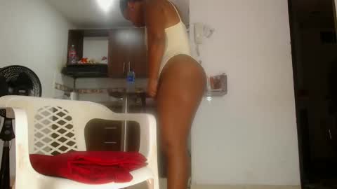 Snapshot of petarda333 chatting on May 29, 12:52 am kamila online show from May 29, 12:52 am