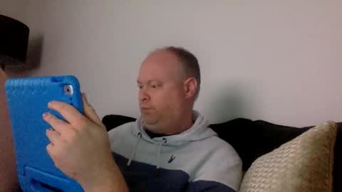 Snapshot of pete_crewe chatting on December 17, 12:00 pm pete_crewe online show from December 17, 12:00 pm