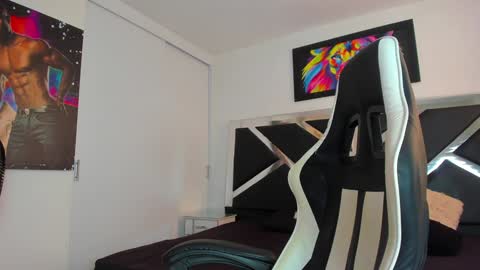 Snapshot of peter_coleman chatting on December 7, 9:11 pm PeterColeman online show from December 7, 9:11 pm