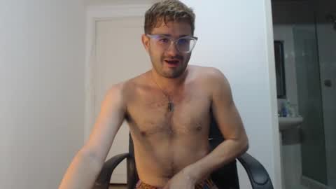 Snapshot of peter_x_annaud chatting on January 13, 10:58 am FELIPE online show from January 13, 10:58 am