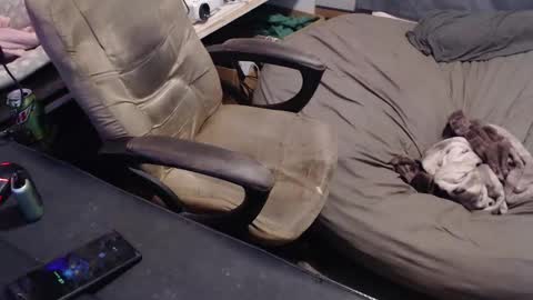 Snapshot of peterbeater2 chatting on December 24, 10:22 am peterbeater2 online show from December 24, 10:22 am