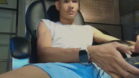 petersanders1 online show from November 24, 11:10 am