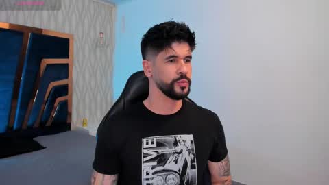 Snapshot of petesevans_1 chatting on November 19, 11:27 pm PETES EVANS new account online show from November 19, 11:27 pm