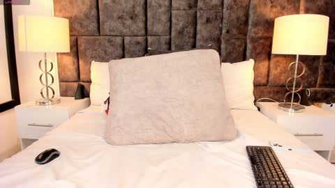 Snapshot of petit_rosseowo chatting on February 2, 1:23 am Im Rosse but u can call me Rossie or Rosita . online show from February 2, 1:23 am