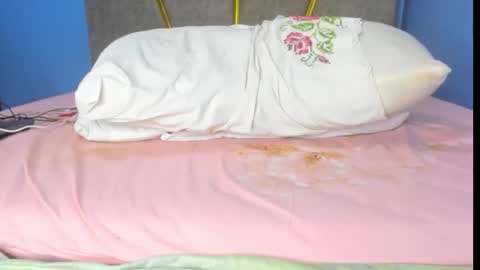 petite004 online show from October 7, 6:49 pm