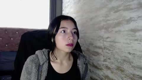 Snapshot of petite_8 chatting on May 19, 7:53 pm Petite online show from May 19, 7:53 pm