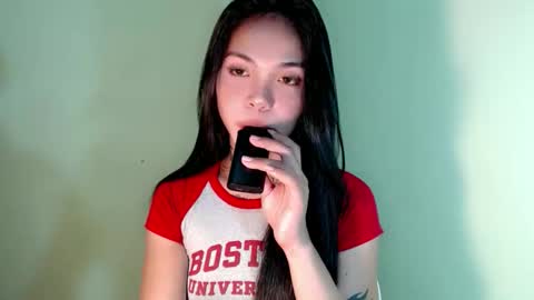 Snapshot of petite_angelx chatting on November 2, 12:46 am angel online show from November 2, 12:46 am