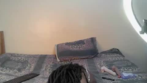 Snapshot of petite_anyaa chatting on October 17, 9:39 pm Anya online show from October 17, 9:39 pm