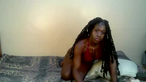 Snapshot of petite_anyaa chatting on November 11, 12:10 am Anya online show from November 11, 12:10 am