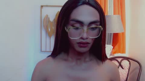 petite_barbie88 online show from June 18, 3:07 am