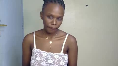 Snapshot of petite_desiree chatting on November 20, 12:16 pm Desiree online show from November 20, 12:16 pm