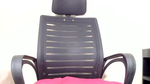 Snapshot of petite_freakette chatting on June 12, 8:30 pm Moon online show from June 12, 8:30 pm