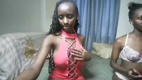 petite_funnie online show from November 26, 8:59 am