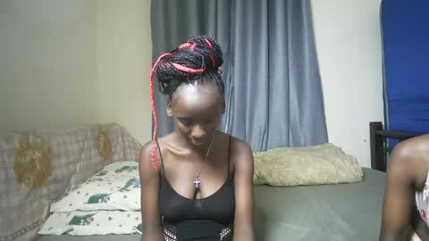 petite_funnie online show from December 2, 5:19 pm