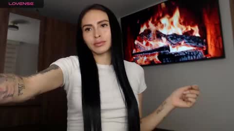 Linda online show from May 4, 10:06 pm