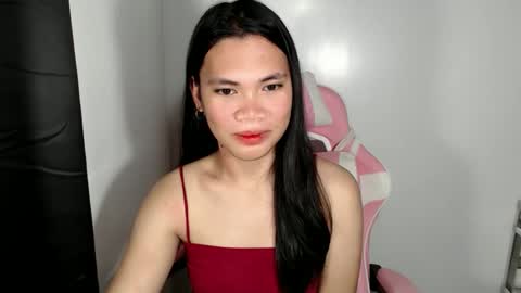 petite_pauline online show from March 4, 7:47 am