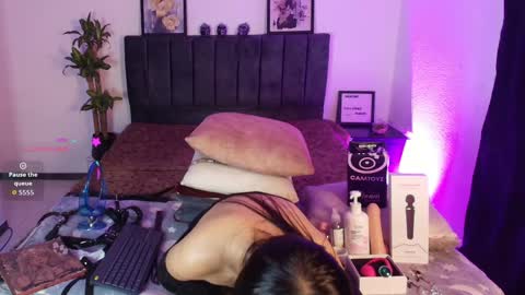 petite_pepper18 online show from May 30, 12:46 pm
