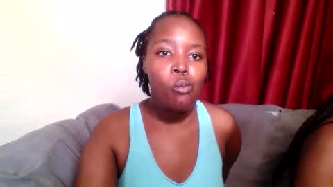 petite_queen001 online show from March 23, 12:09 pm