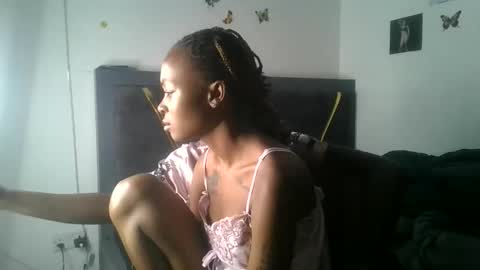 petite_queen69 online show from June 10, 12:11 am