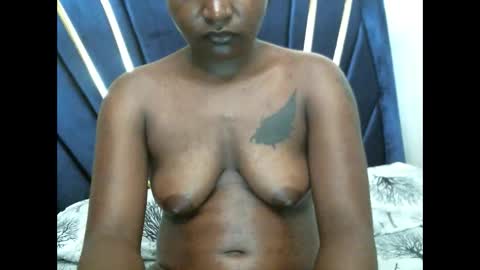 Snapshot of petite_shan chatting on December 15, 8:29 am petite_shan online show from December 15, 8:29 am