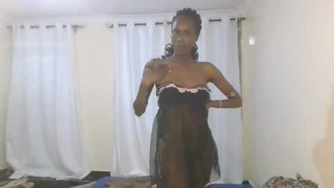 Snapshot of petiteblackjuicy chatting on July 19, 6:22 pm Amara online show from July 19, 6:22 pm